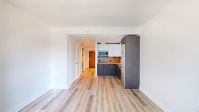 Interior Photo - 399 Fremont