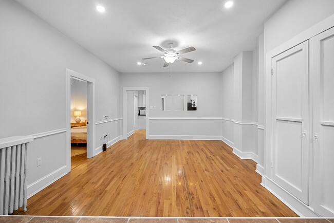 Building Photo - 1495 Beacon St