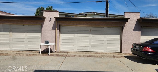 Building Photo - 10919 Montecito Dr