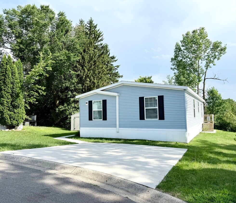 Foto principal - 9345 White Pine Ct