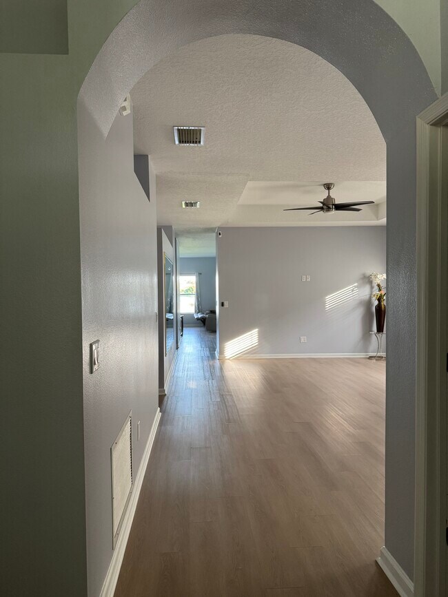 Foto del edificio - 13646 Hawk Lake Dr