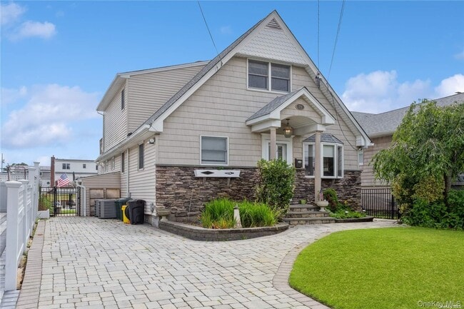 Building Photo - 29 Seabreeze Rd