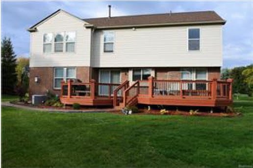 Rear elevation - 3165 Empire State Dr