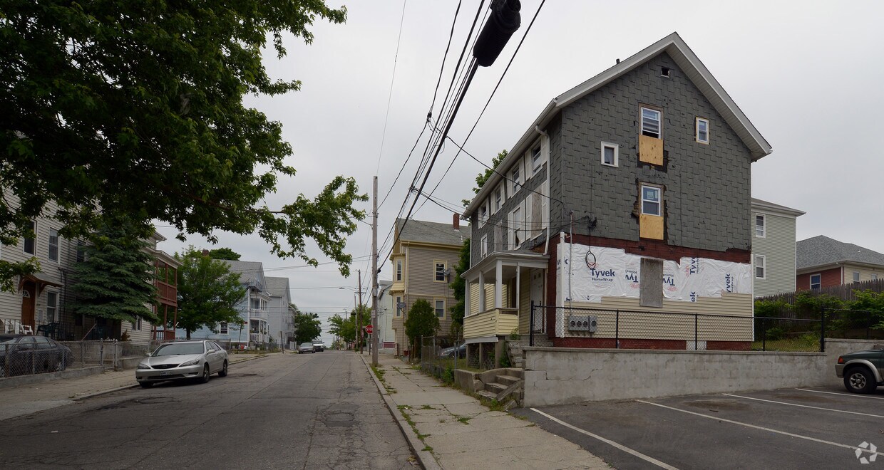 Building Photo - 45 Fuller Ave