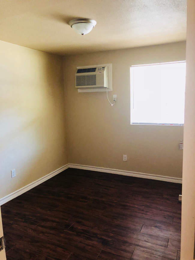 Building Photo - 3029 Lackland Rd