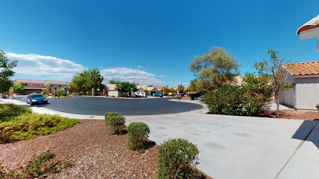 Foto del edificio - One Story Home Near Beautiful Mountain's Edge Community