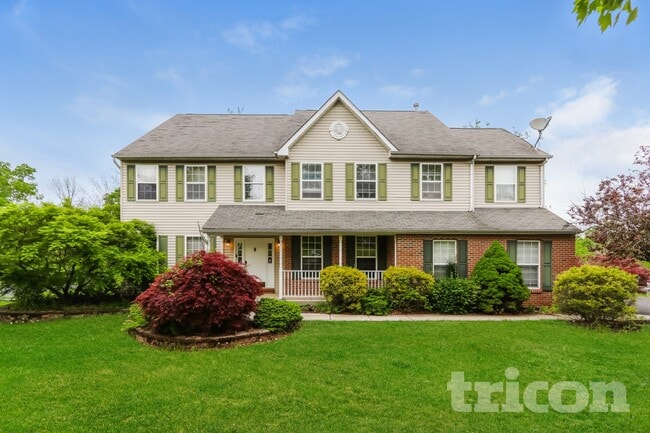 Building Photo - 2661 Shady Ln