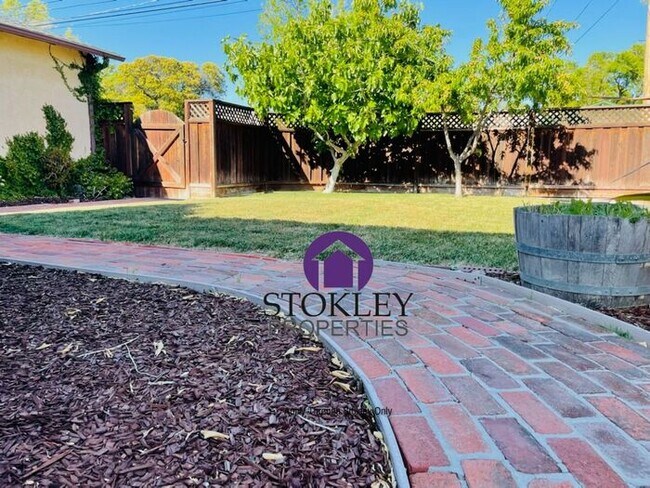 Foto del edificio - Stokley Properties Welcomes 3131 Ida Drive...
