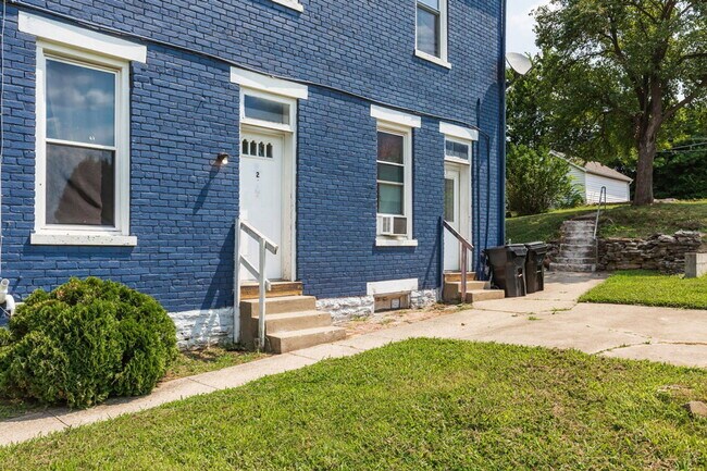 Building Photo - 4338 Vine St
