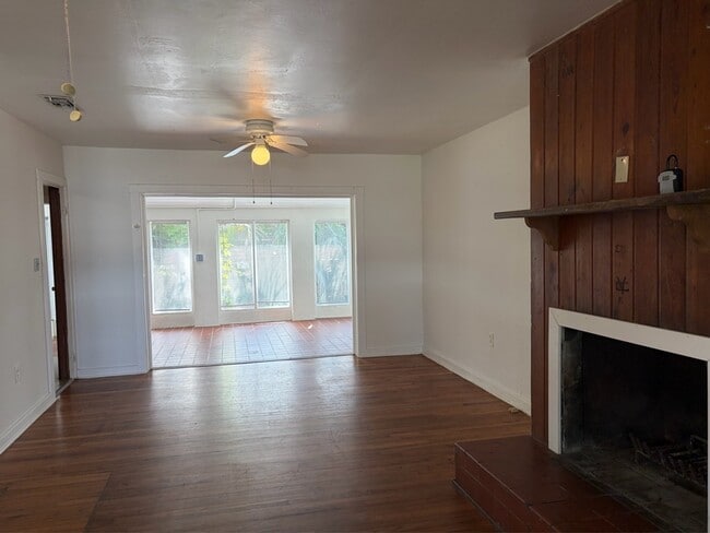 Building Photo - 209 Lovelace Dr