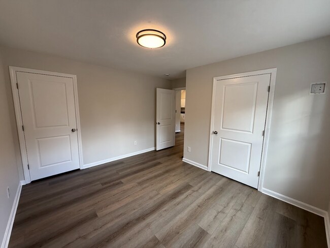 Foto del edificio - 265 Dunstable Rd