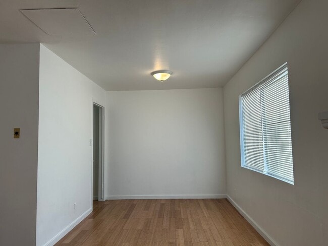 Foto del edificio - 1295 Floral Ave