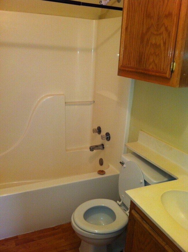 3 baños - 1490 River Rd