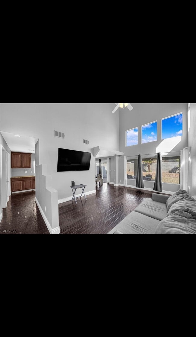 Building Photo - 4234 Dobson Dr