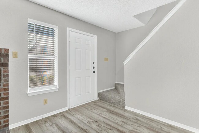 Front Entrace - 701 Wolftrap Dr