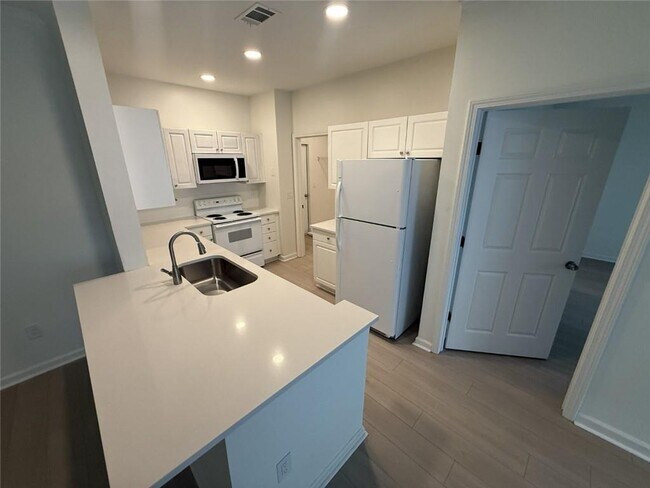 Foto del edificio - 411 Spring Heights Ln