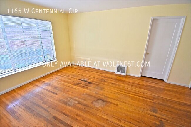 Building Photo - Beautiful 3 Bed Salt Lake Home! No Deposit...