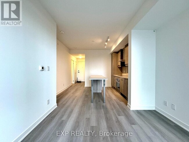 Photo du bâtiment - 8119 Birchmount Rd