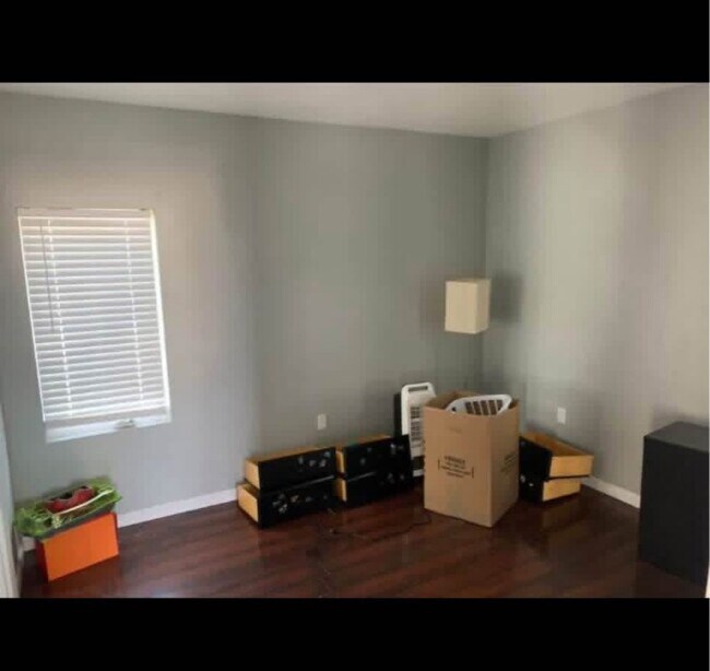 Foto del edificio - 16 Springs Rd