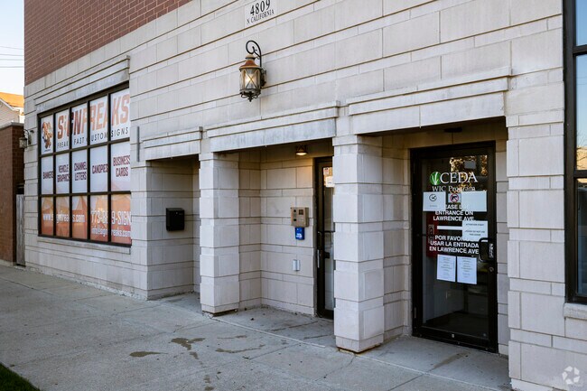 Entrance on California - 4809 N California St