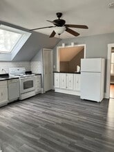 Building Photo - 294 Franklin St