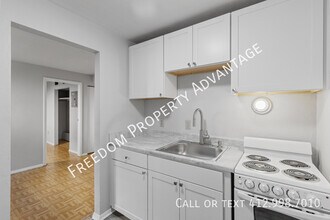 Building Photo - 118 Charles St