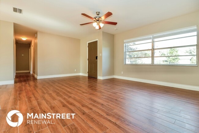 Building Photo - 601 Vining St