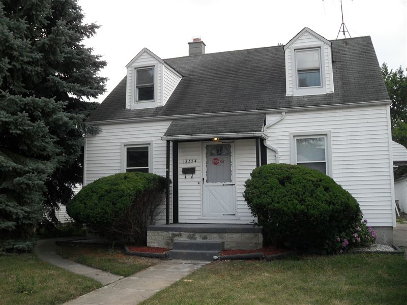 Primary Photo - 15354 Evergreen Ave