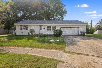 Building Photo - 20 Greenbush Ct