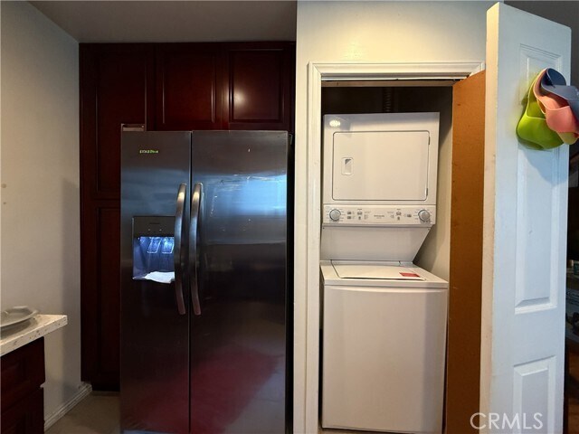 Foto del edificio - 10614 Eastborne Ave