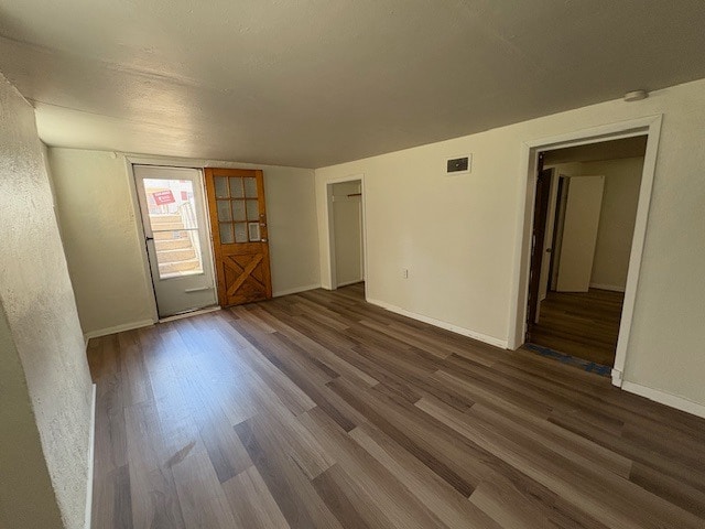 Building Photo - Charming 2 Bed, 1 Bath Lower Level Unit wi...