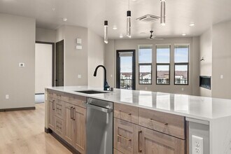 Building Photo - Double R