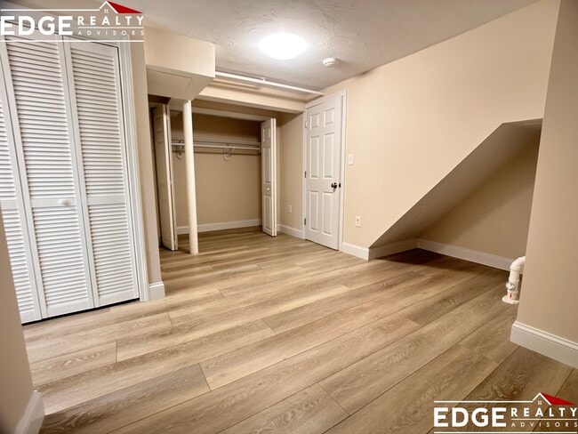 Foto del edificio - 10 E Boulevard Rd