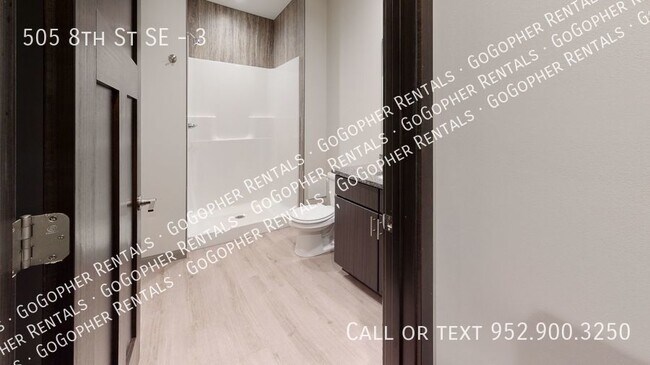 Foto del edificio - 5 Bed 3 Bath Newly Built Townhome