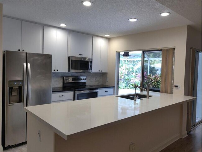 Building Photo - 7703 Geminata Oak Ct