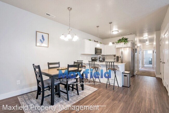 Building Photo - 3 br, 2 bath House - 1837 W Eaglewood Driv...