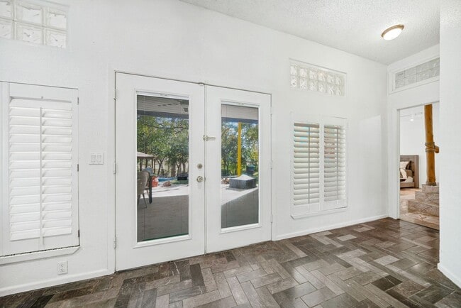 Building Photo - Furnished Waterfront Apartment with Private Guadalupe River Access