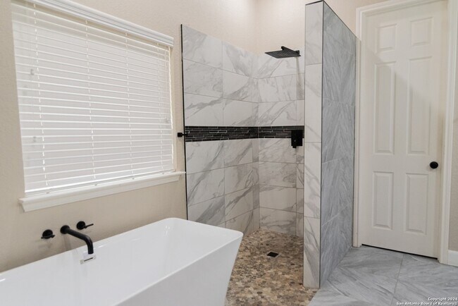 Building Photo - 3214 Highline Trail