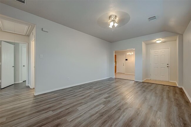 Foto del edificio - 13507 Misty Sands Ln