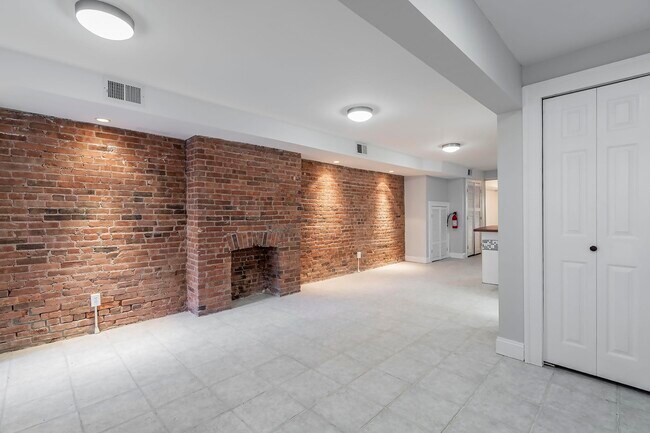 Foto del edificio - 114 Cottage St