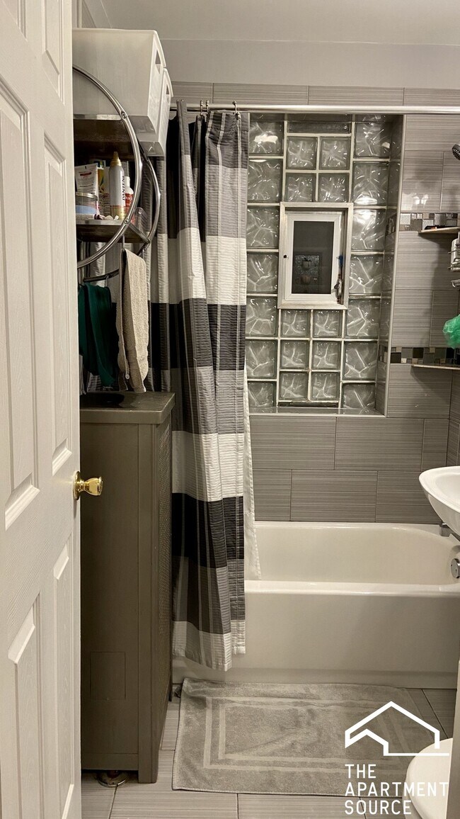 Foto del edificio - 4512 N Laporte Ave