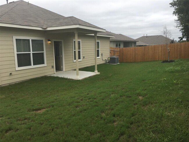 Building Photo - 13801 Harrisglenn Dr