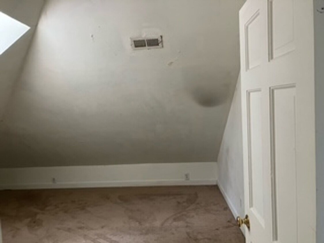 Foto del edificio - RARE single room available for January-May...