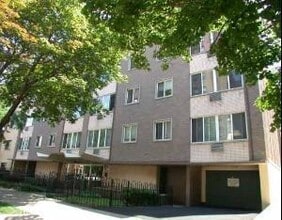 Building Photo - 539 W Stratford Pl
