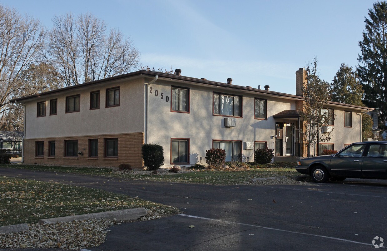 Foto del edificio - 2050 County Road F E