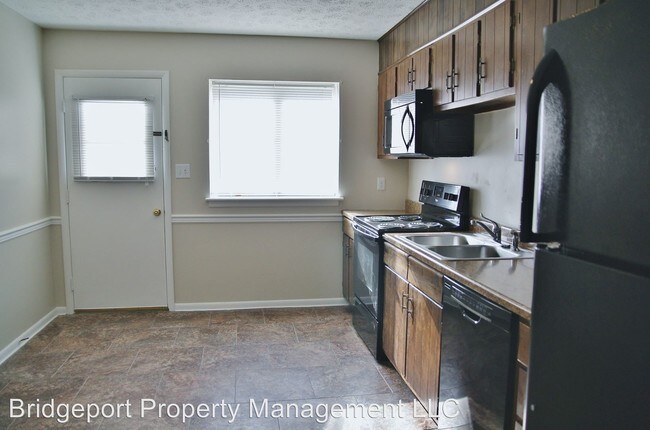 Foto del edificio - 6007 Willow Spring Rd