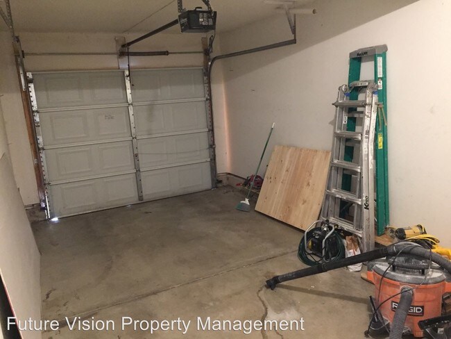 Building Photo - 3 br, 2.5 bath House - 905 Montgomery Rd #D