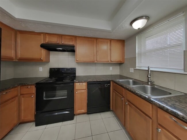 Building Photo - 8510 Sorrel Dr