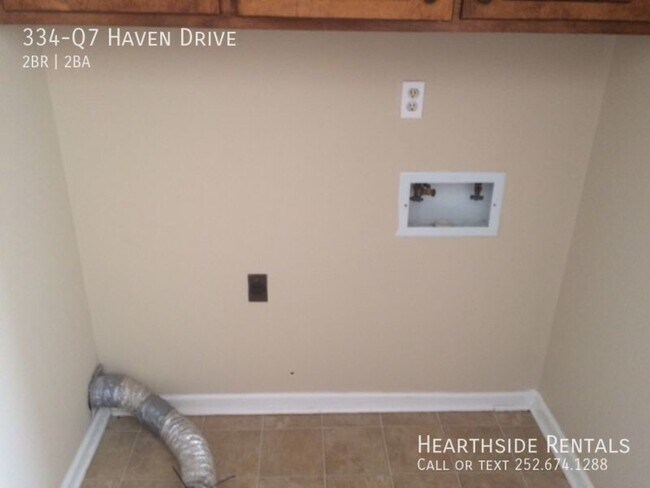 Building Photo - **2 BEDROOM 1.5 BATH TOWNHOUSE $875/MONTH ...