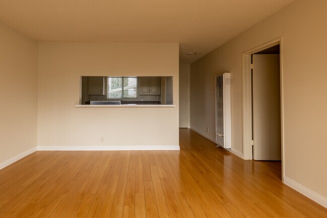 Building Photo - 6255 Fulton Ave